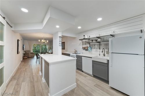 apt-310-72 7th St S, NAPLES, FL, 34102-6138 | Card Image