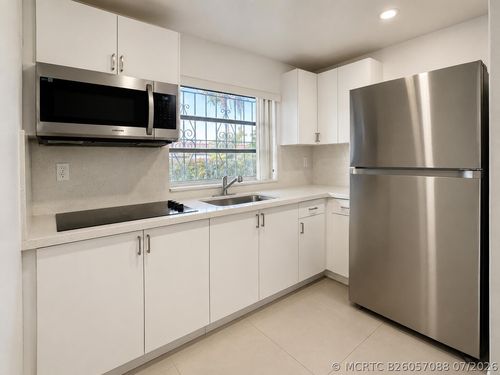 a-2152 Sw 72nd Ave, Miami, FL, 33155-1433 | Card Image
