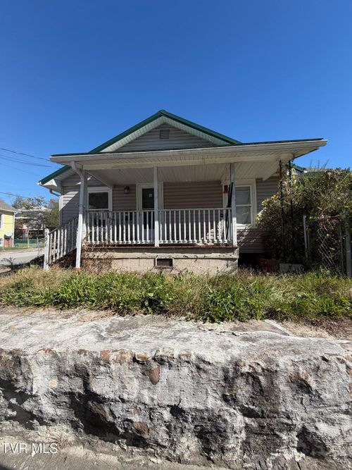 301 Spruce St, Appalachia, VA, 24216-2019 | Card Image