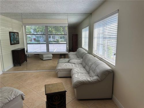 apt-103-659 W Oakland Park Blvd, Wilton Manors, FL, 33311-1738 | Card Image