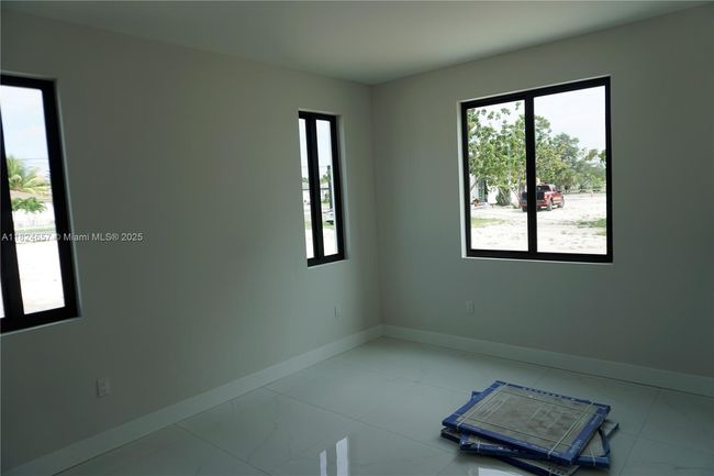 12387 Sw 220 Th St, Townhouse with 3 bedrooms, 2 bathrooms and null parking in Miami FL | Image 8