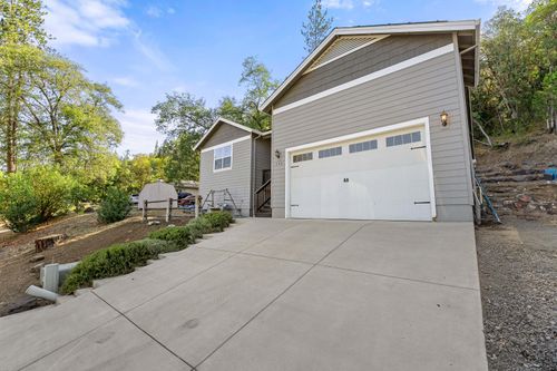 165 Cindy Way, Shady Cove, OR, 97539-0121 | Card Image