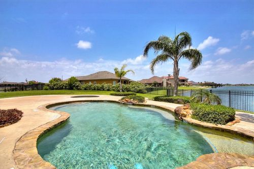 6241 Lago Vista Dr, Corpus Christi, TX, 78414-6343 | Card Image