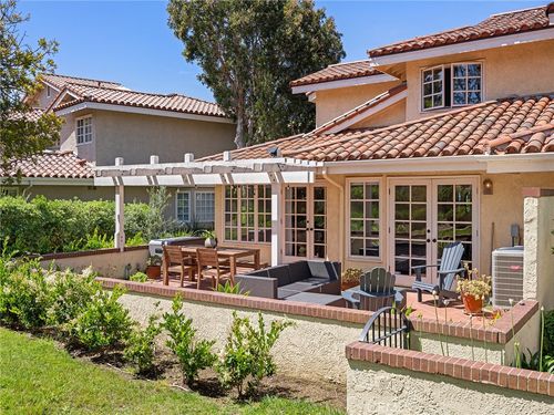 16 Sausalito Cir W, Manhattan Beach, CA, 90266-7238 | Card Image