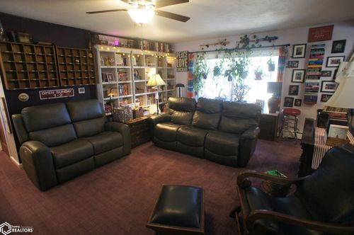 1409 Grove St, Webster City, IA, 50595-2719 | Card Image