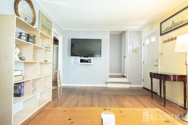 7 Walnut St, House other with 5 bedrooms, 2 bathrooms and null parking in Edison NJ | Image 6