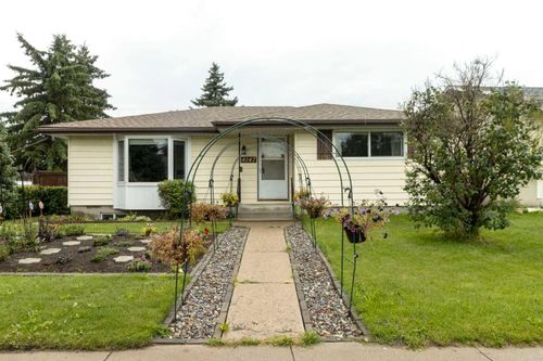 4147 Maryvale Dr Ne, Calgary, AB, T2A2S9 | Card Image