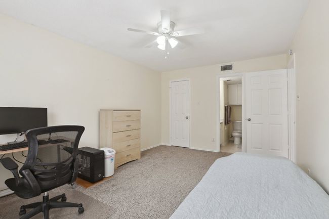 APT-210 - 2401 Leon St, Condo with 2 bedrooms, 2 bathrooms and 2 parking in Austin TX | Image 21