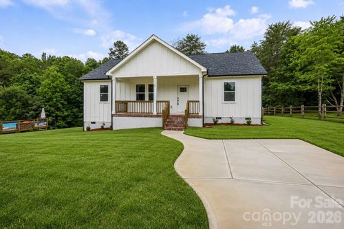 120 Whistling Pines Dr, Statesville, NC, 28677-8439 | Card Image