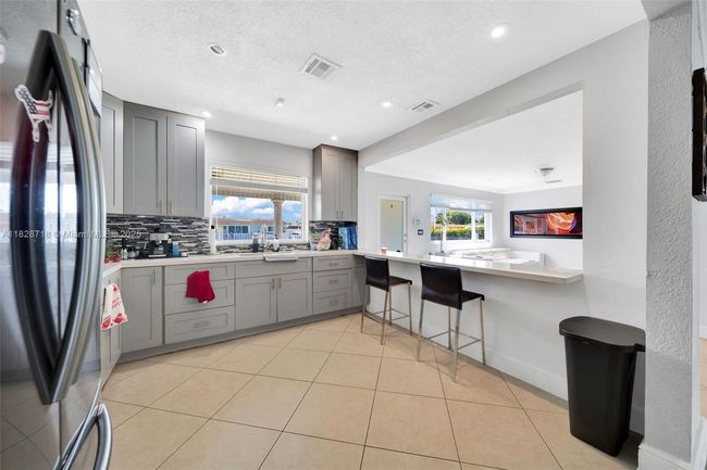 0 - 1360 W 4 Th Ln, House other with 3 bedrooms, 3 bathrooms and null parking in Hialeah FL | Image 13