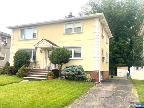50 Chobot Ln, Elmwood Park, NJ, 07407-3205 | Card Image