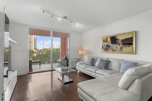 6304-19655 E Country Club Dr, Aventura, FL, 33180-4803 | Card Image