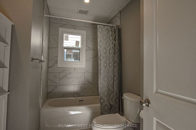 623 Macdonnell St, House other with 3 bedrooms, 1 bathrooms and 3 parking in Kingston ON | Image 18