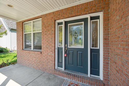 134 Whitlock St, Saline, MI, 48176-9601 | Card Image