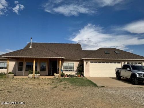 8183 N Blessing Ln, Prescott Valley, AZ, 86315-9635 | Card Image