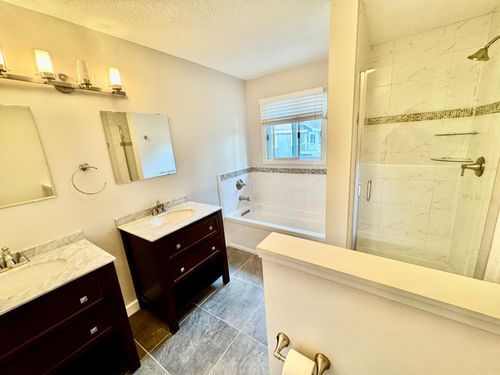 2575 Heritage Dr, Mendota Heights, MN, 55120-1737 | Card Image