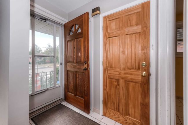 20 Lamella Rd, House other with 3 bedrooms, 2 bathrooms and 5 parking in Etobicoke ON | Image 4