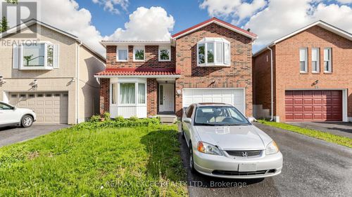 28 Halfway Avenue, Toronto (Malvern), ON, M1B4M7 | Card Image