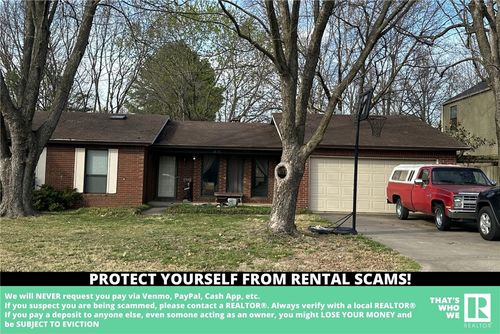 576 E Pharris Dr, Fayetteville, AR, 72703-4038 | Card Image