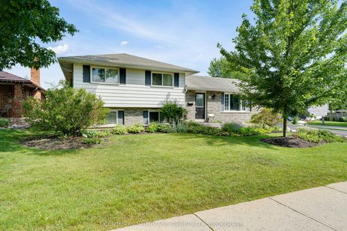 714 Milford Dr, Kingston, ON, K7M6S5 | Card Image