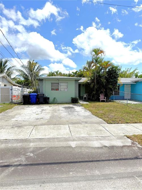 6450 Sw 18th Ct, North Lauderdale, FL, 33068-5216 | Card Image