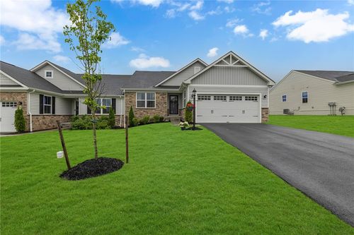 109 Jessica Ct, Beaver Falls, PA, 15010-1394 | Card Image