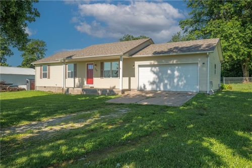 303 Water St, Exeter, MO, 65647-9164 | Card Image