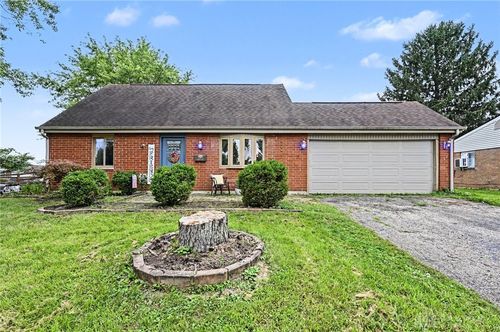680 Georgia Dr, Xenia, OH, 45385-4622 | Card Image