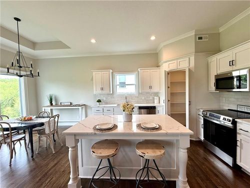 1059 Fir Ln, Liberty, MO, 64068-4315 | Card Image