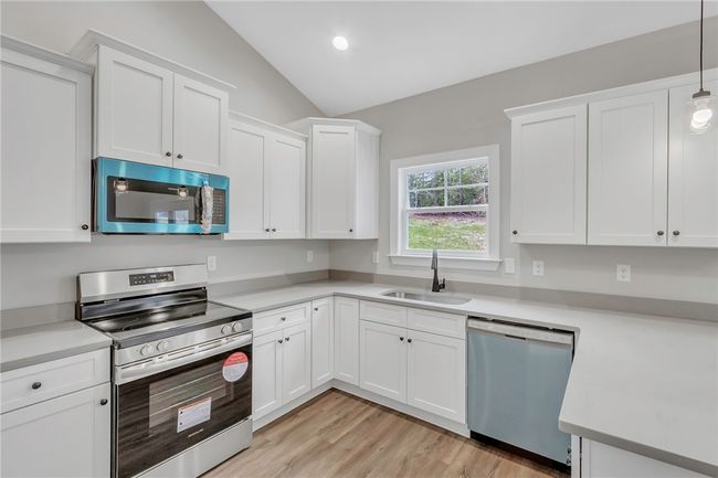 109 Brookside Cir, House other with 3 bedrooms, 2 bathrooms and null parking in Honea Path SC | Image 11
