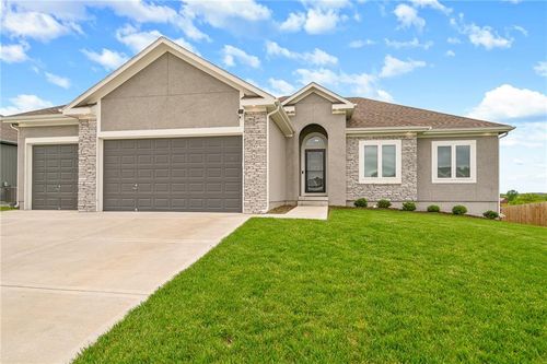 1017 Fox Trot Dr, Odessa, MO, 64076-5429 | Card Image