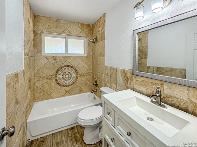 5102 Crown Ln, House other with 3 bedrooms, 2 bathrooms and null parking in Kirby TX | Image 17