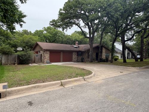 2703 Oak Cliff Ln, Arlington, TX, 76012-2855 | Card Image
