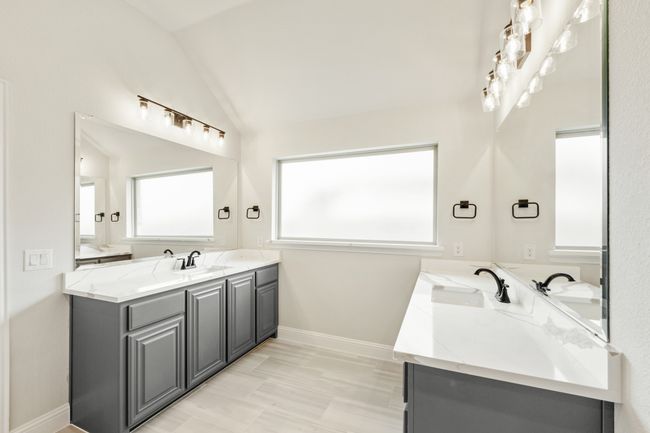 1233 Sylvia St, House other with 5 bedrooms, 5 bathrooms and null parking in Desoto TX | Image 24