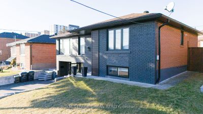 92 Beckett Ave, House other with 3 bedrooms, 3 bathrooms and 5 parking in North York ON | Image 2