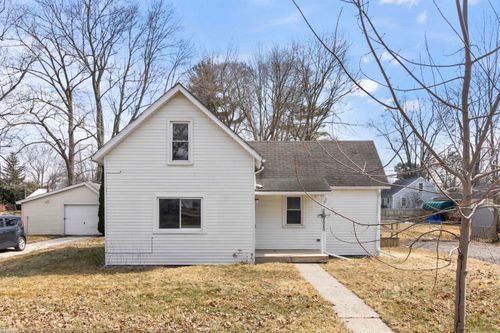 106 S Hunter St, Capac, MI, 48014-3705 | Card Image