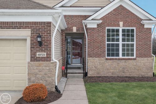 49723 Whisperwood Ct, Macomb, MI, 48042-4847 | Card Image