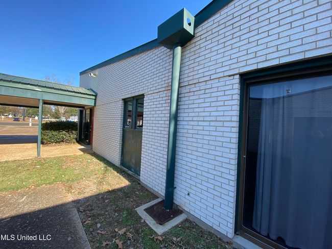 142 Jeff Davis side entrance | Image 4