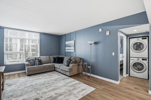 314-425 W Beech St, San Diego, CA, 92101-2968 | Card Image