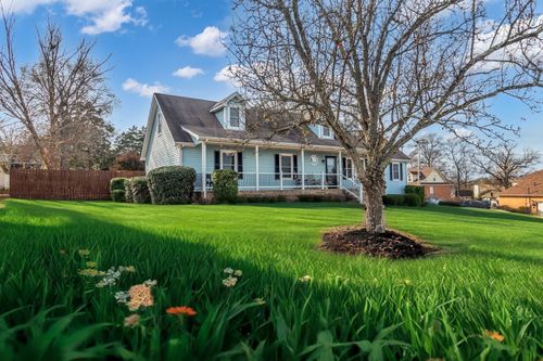 208 Saint Pauls Ln, Smyrna, TN, 37167-6327 | Card Image