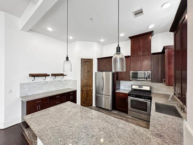 2014 Sabine St, House other with 4 bedrooms, 5 bathrooms and 2 parking in Houston TX | Image 21