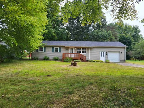 4743 Brown Rd, Vassar, MI, 48768-9253 | Card Image