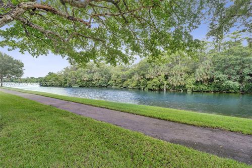 s-106-2908 Carambola Cir S, Coconut Creek, FL, 33066-2585 | Card Image