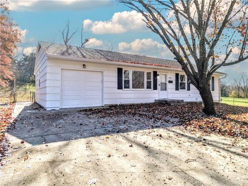 1000 Stafford Dr, Pleasant Hill, MO, 64080-1024 | Card Image