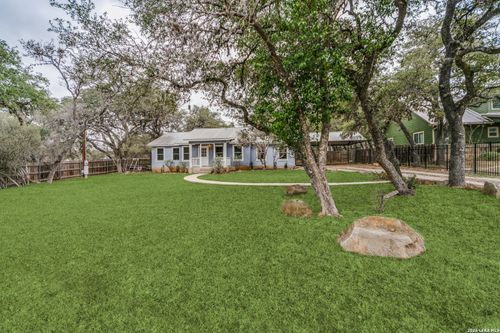 8639 Flint Rock Dr, Boerne, TX, 78006-5532 | Card Image