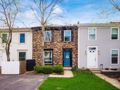 8366 Cliffthorne Way, Columbus, OH, 43235-1482 | Card Image