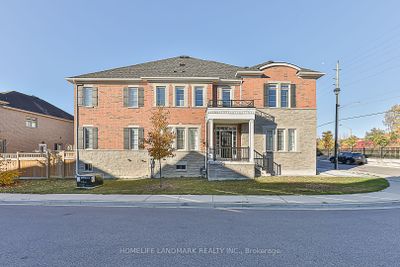 35 Thornapple Lane, Home with 5 bedrooms, 4 bathrooms and 3 parking in Richmond Hill ON | Image 2