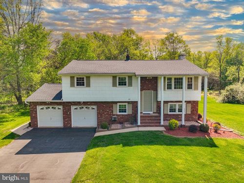28 Scott Dr, Hillsborough, NJ, 08844-3007 | Card Image