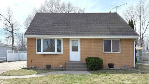 99 Mission Dr, Mason City, IA, 50401-6643 | Card Image