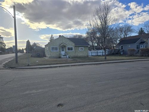 201 Av R N, Saskatoon, SK, S7L2Y6 | Card Image